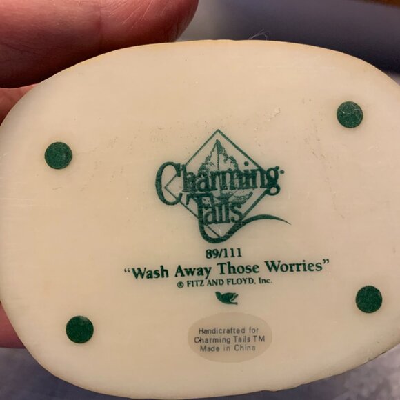 Fitz and Floyd Charming Tails "Wash Away Those Worries" Figurine 89/111 Retired - Picture 6 of 6